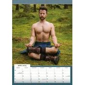 Calendrier 2025 Sexy Homme en Yoga Kilt Ecossais A3